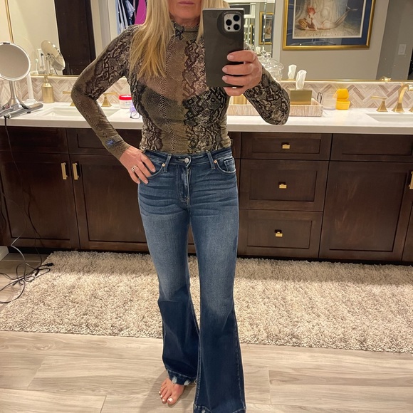 Snake patterned turtle neck - Picture 2 of 5